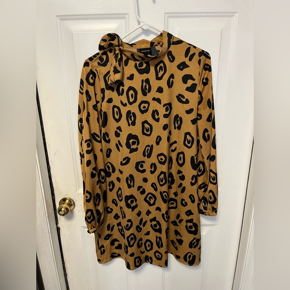 Who What Wear Camel and Black Abstract silky dress